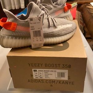 Yeezy Boost 350 V2 Tail light